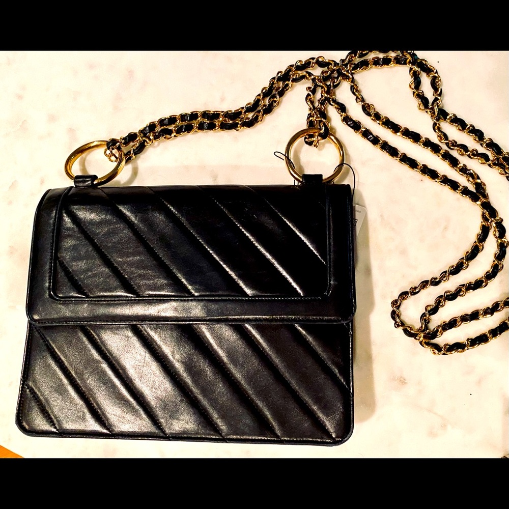 Vintage CHANEL crossbody bag (S100)